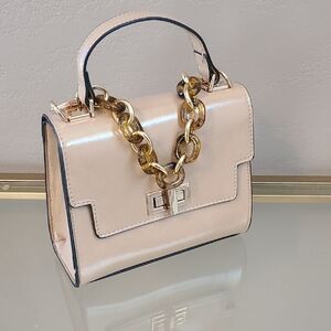 Elegant Tan Handbag with Gold Chain